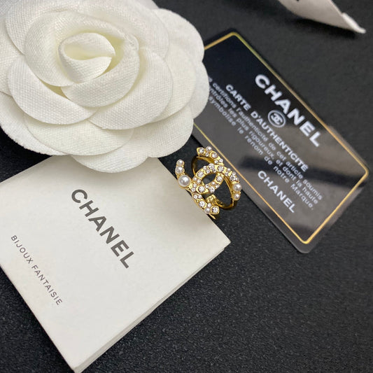 Bague ouverte élégante diamant et perle
