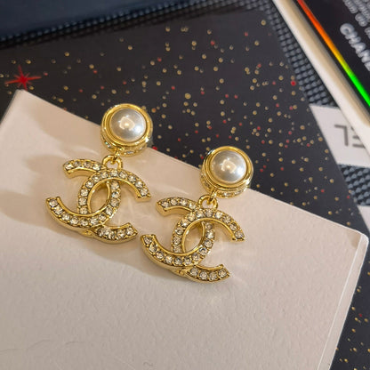 Pendientes Clásicos de Perlas y Diamantes Glitter