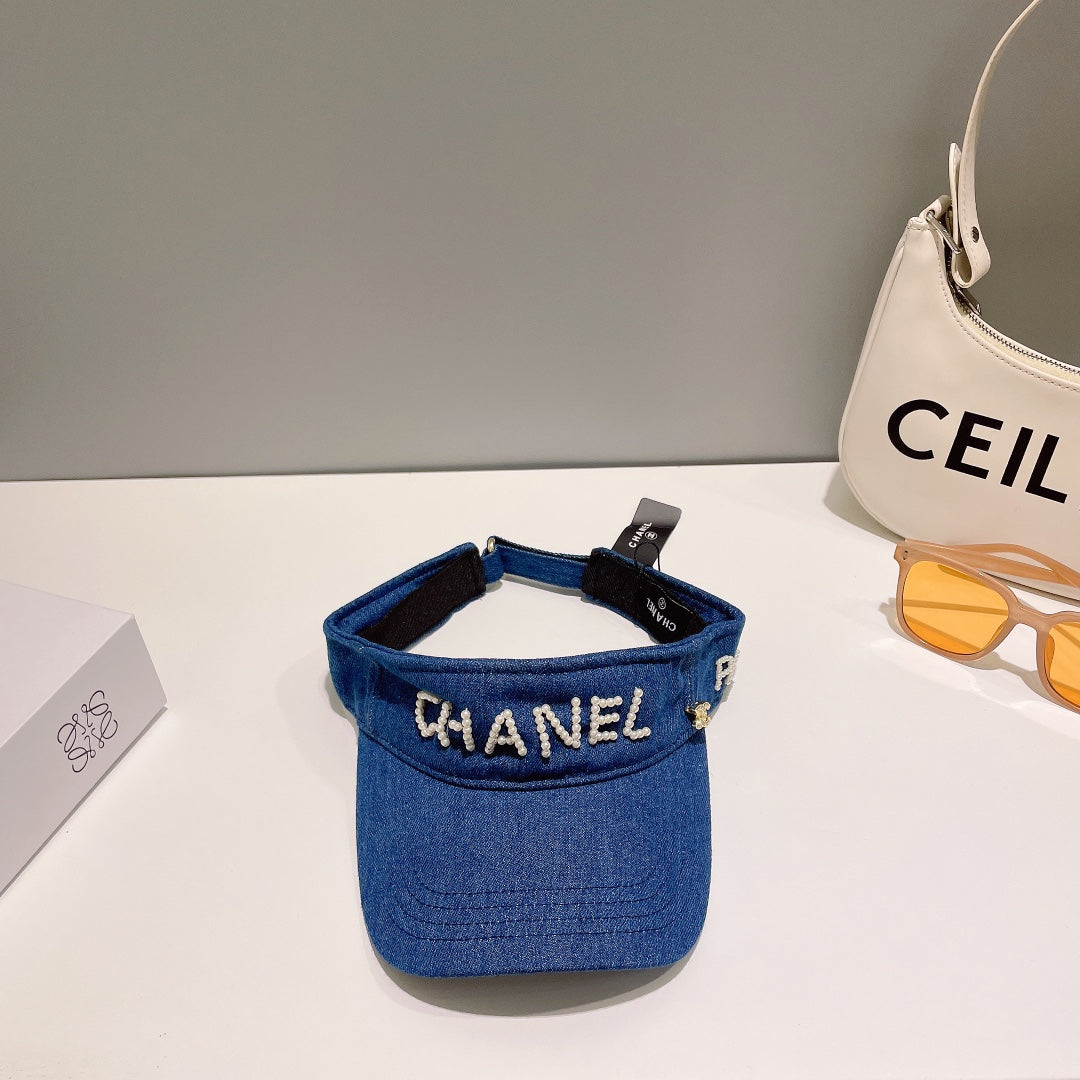 Gorra vacía vaquera con perlas del abecedario
