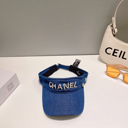Gorra vacía vaquera con perlas del abecedario
