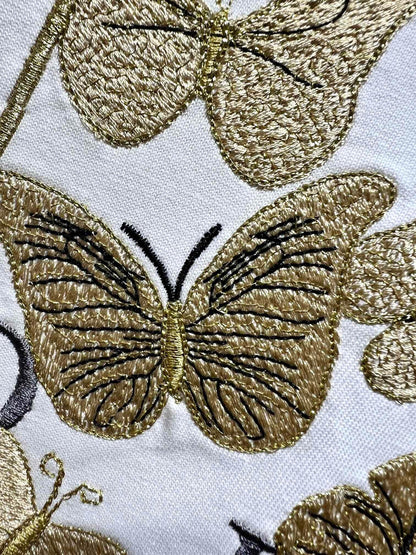 Camiseta bordada holgada