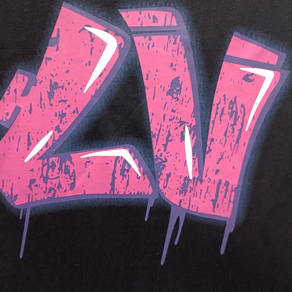 manga corta con estampado de graffiti