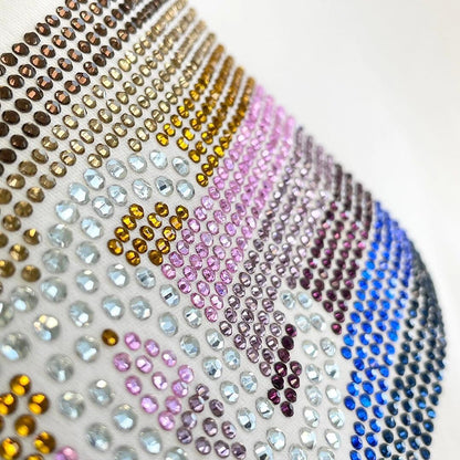 T-shirt court à strass arc-en-ciel