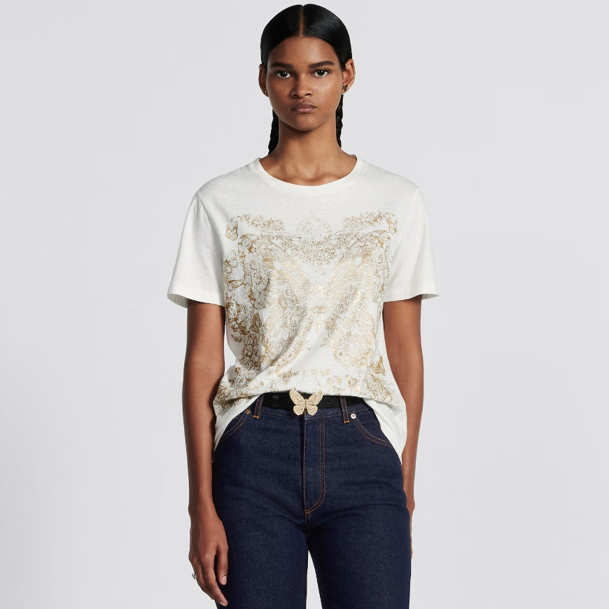 Camiseta gráfica de mujer mariposa alrededor del mundo