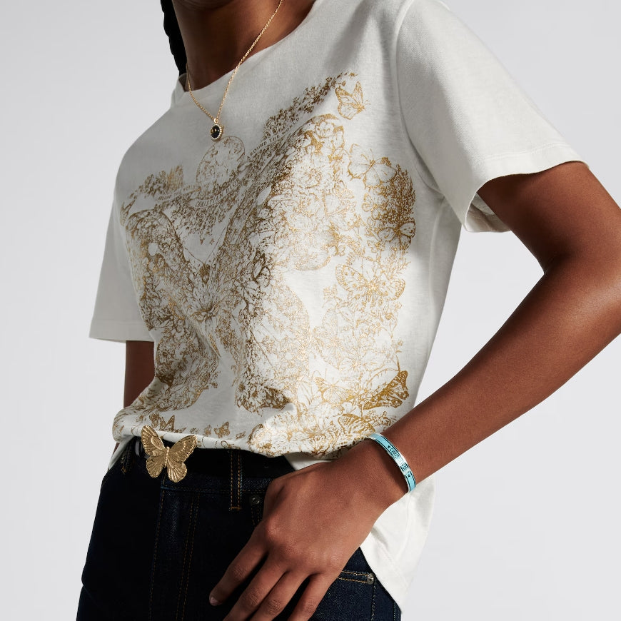 Camiseta gráfica de mujer mariposa alrededor del mundo
