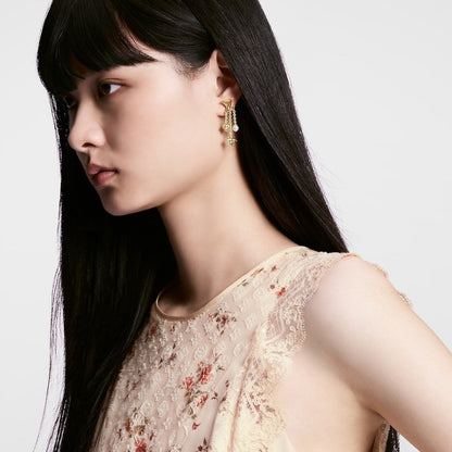 Pendientes de Perlas con Colgante de Flor, de Moda