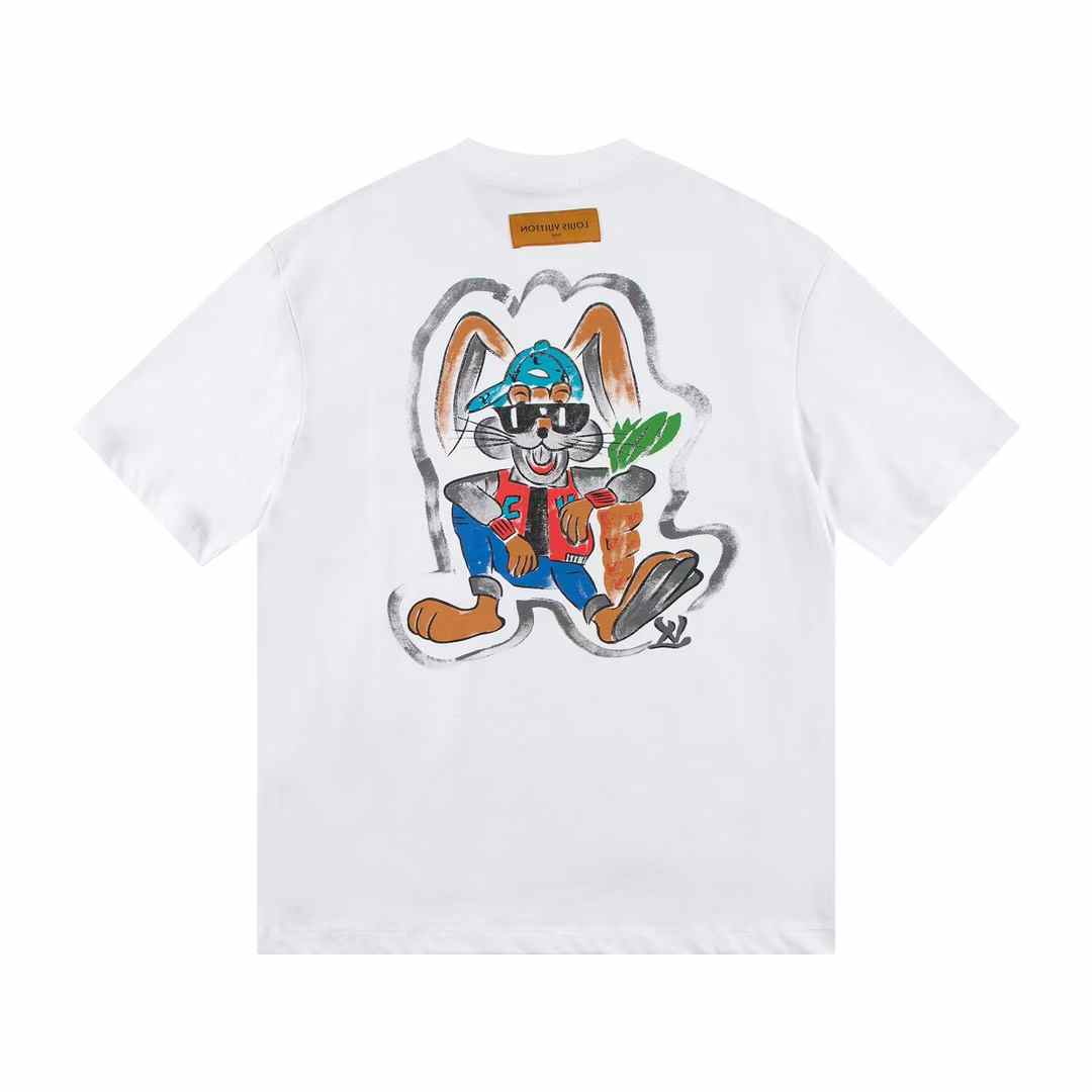 Camiseta con estampado artístico
