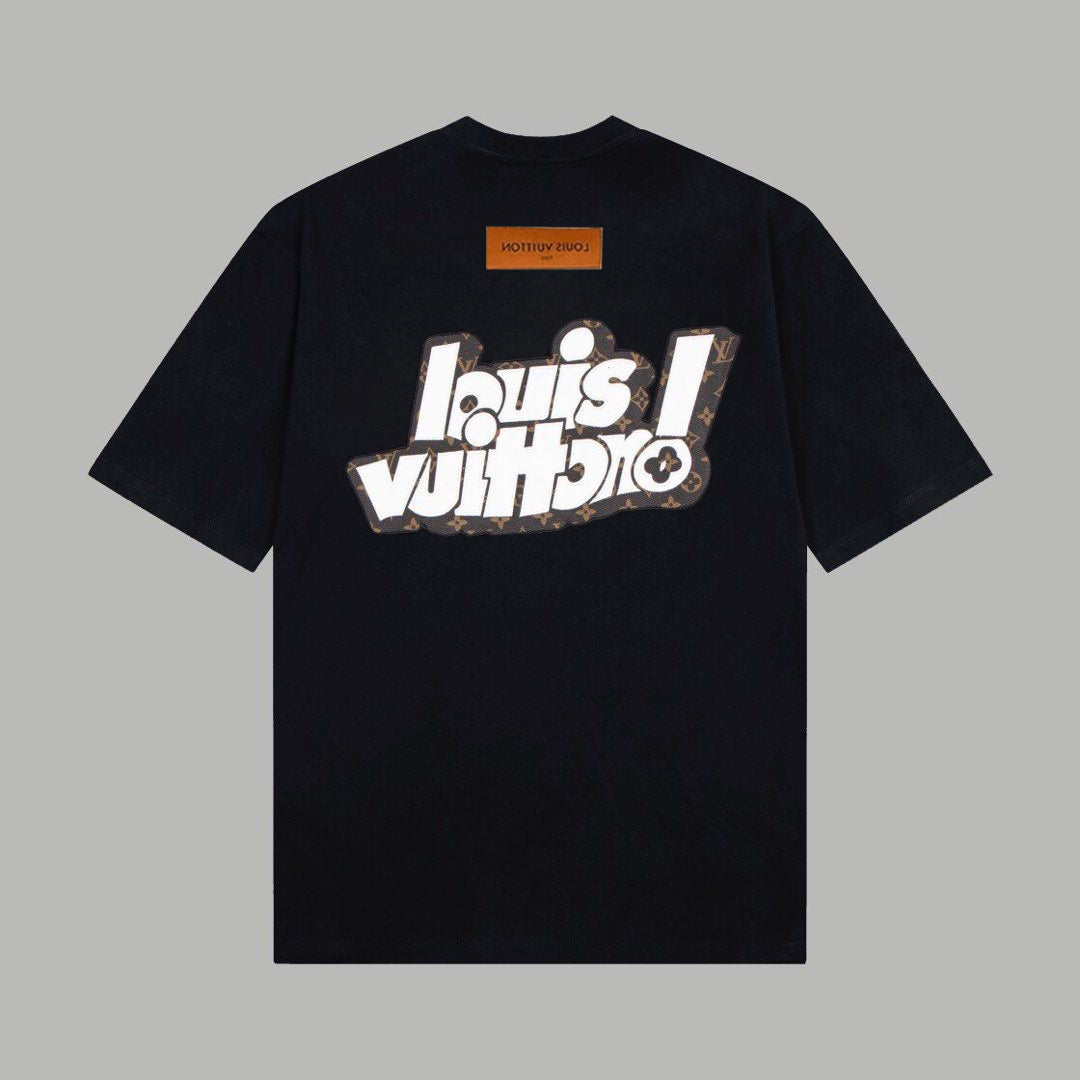 Camiseta estampada versátil