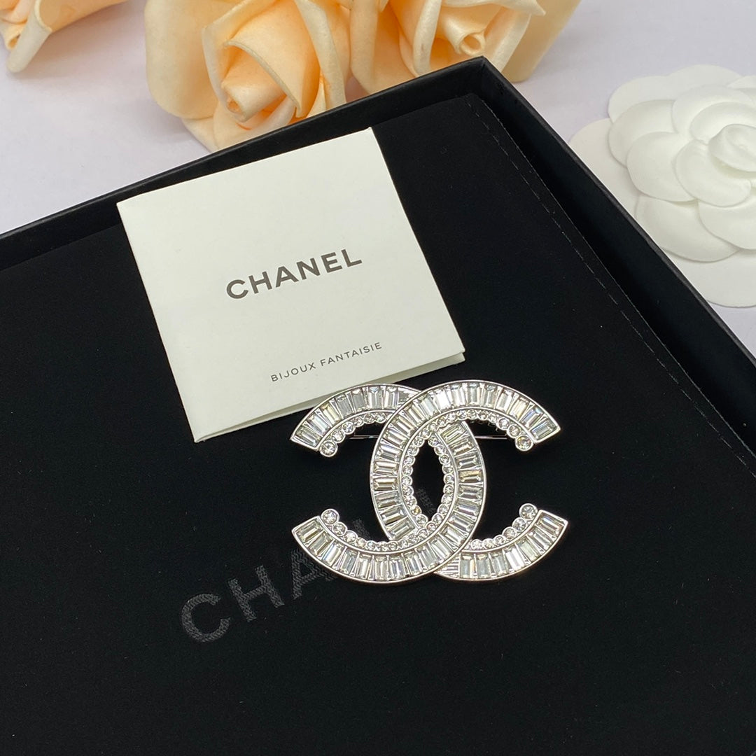 Broche y Pendientes de Plata con Baguettes de Cristal