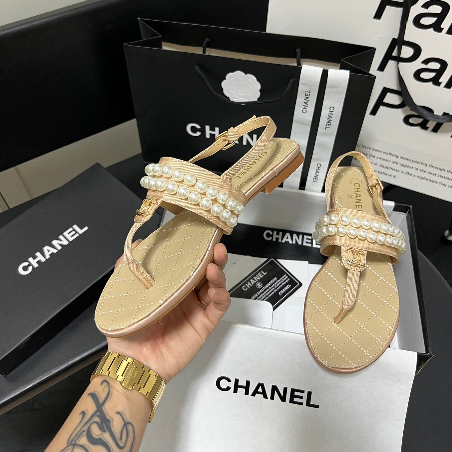 Sandalias de perlas con diseño de moda