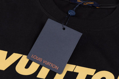 Camiseta clásica con logo estampado