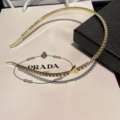 Diadema con Diamantes y Logo de Triángulo