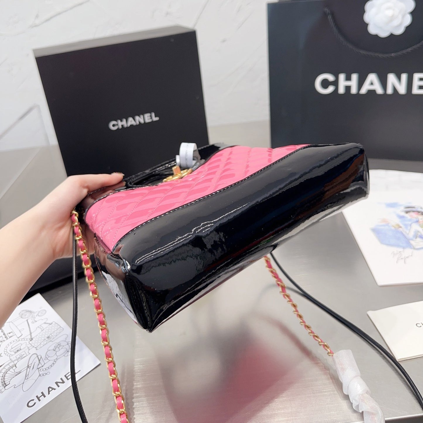 31 Bolso de compras de charol