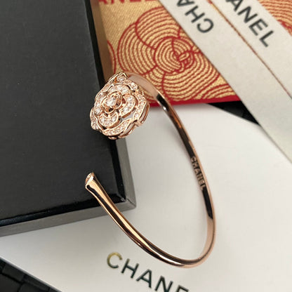 Bracelet manchette Camellia Diamond