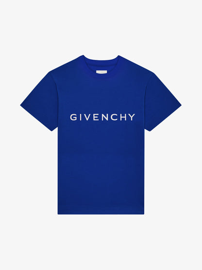 Camiseta arquetípica (preferiblemente de verano)