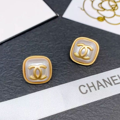 Pendientes de perlas cuadrados