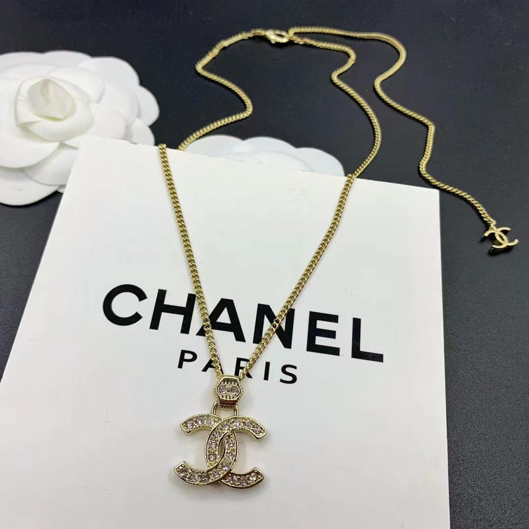 Collar con colgante de diamante Boutique