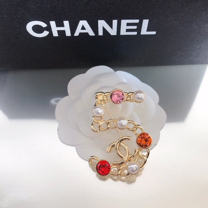Broche Lucky 5 de perlas y diamantes