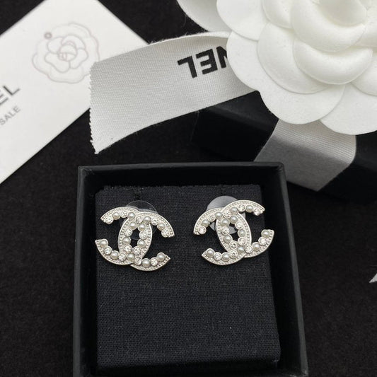 Pendientes de doble C de perlas y diamantes