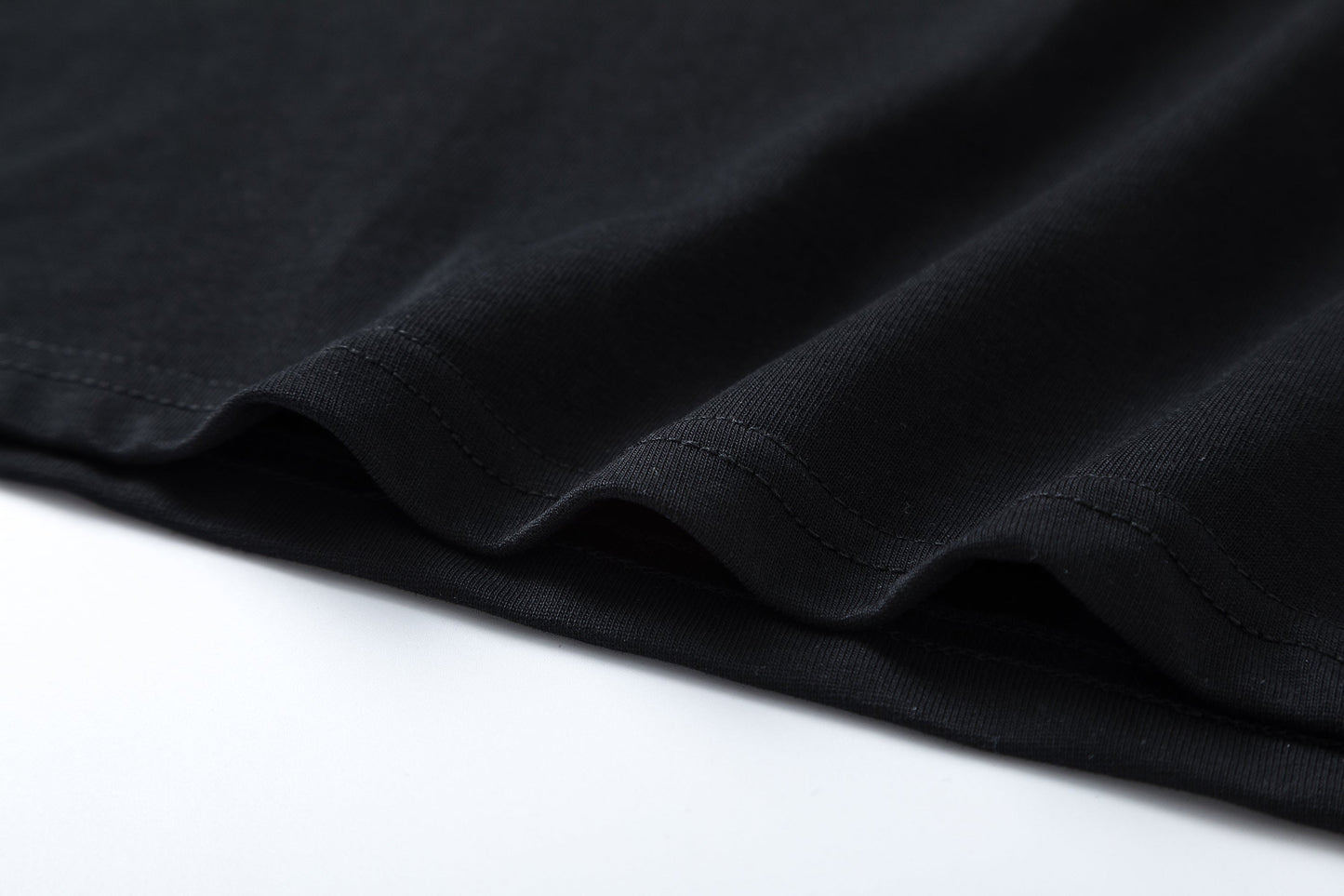 Camiseta de moda con la letra F