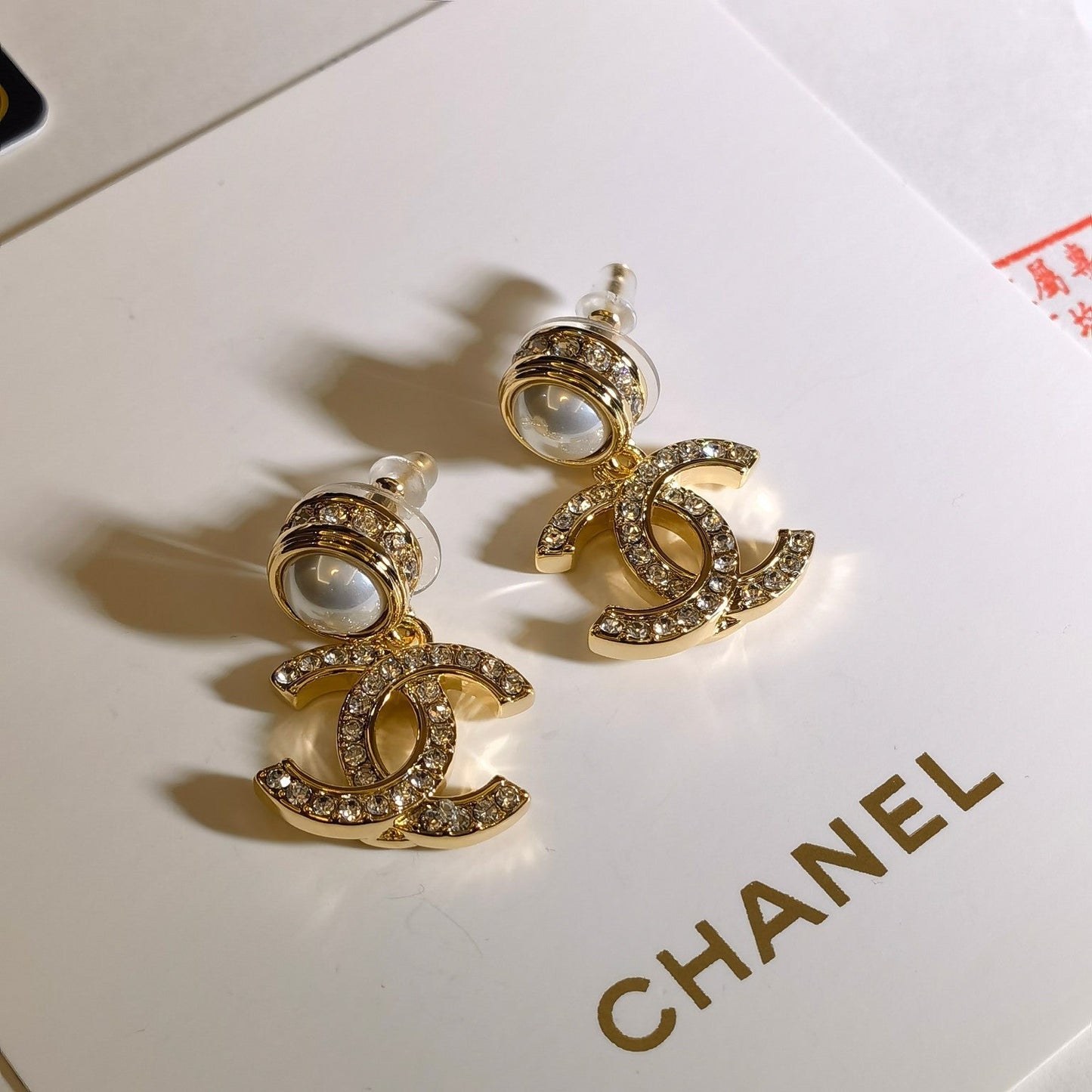 Pendientes Clásicos de Perlas y Diamantes Glitter