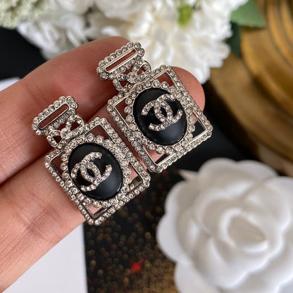 Boucles d'oreilles flacon de parfum en diamant de qualité supérieure