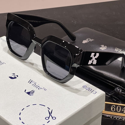 Lunettes de soleil tendance à monture carrée