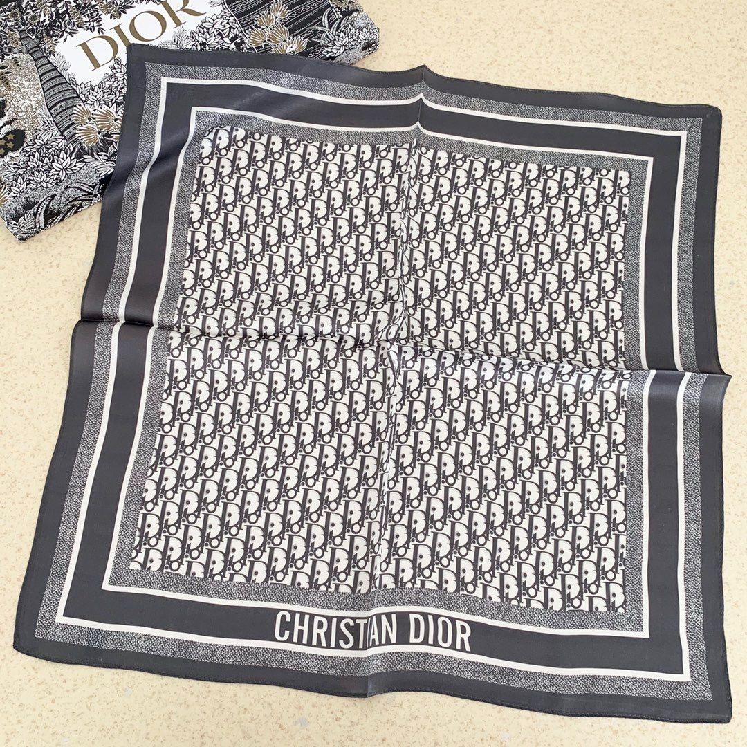 Pañuelo de seda cuadrado de moda retro en relieve
