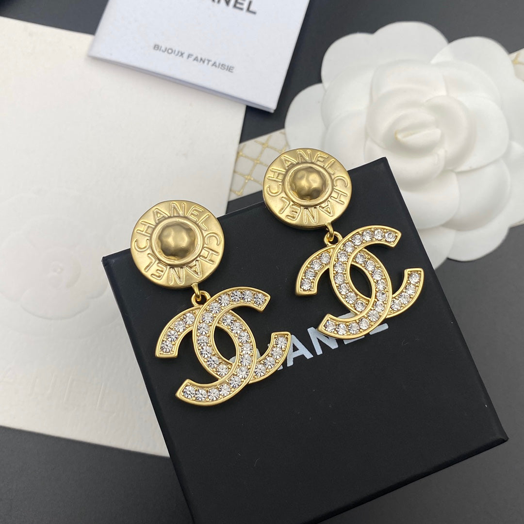 Pendientes colgantes de letras de diamante con temperamento