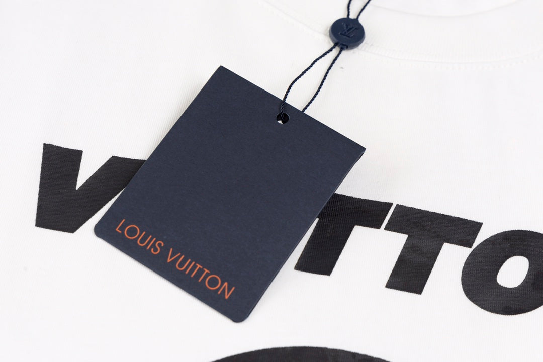 Camiseta clásica con logo estampado