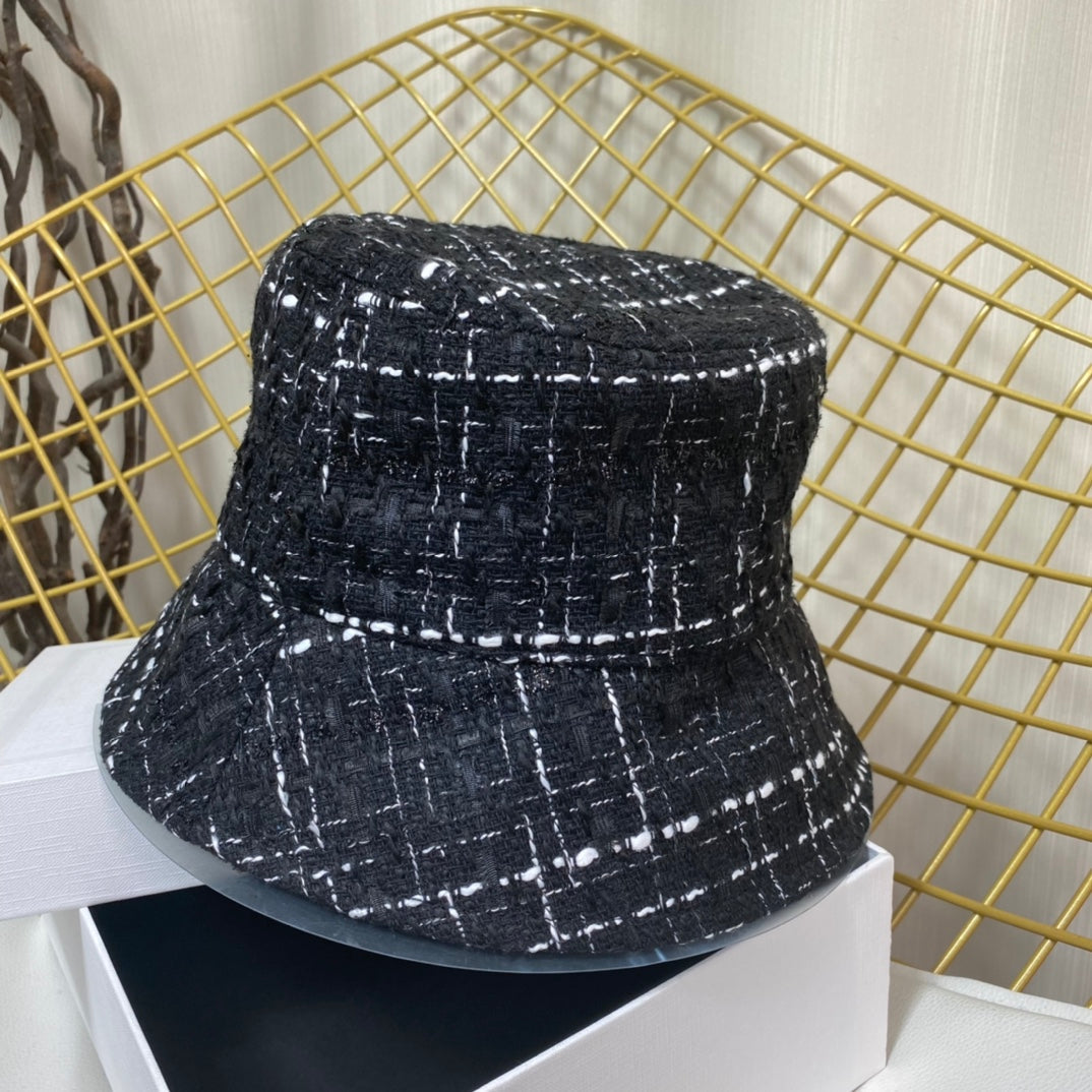 Sombrero de cubo bordado colorido de moda