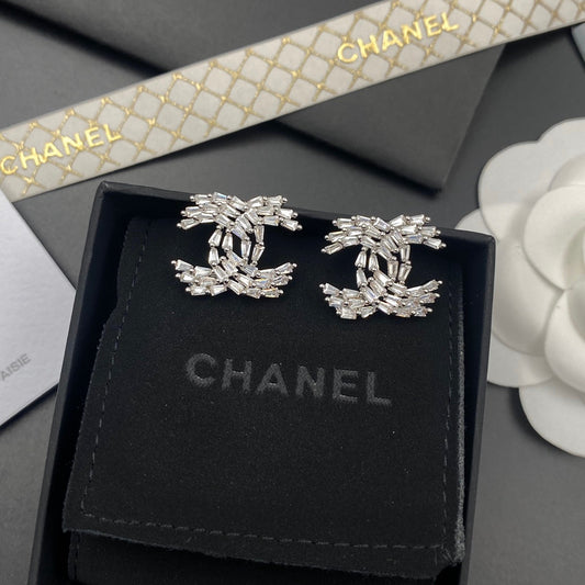 Boucles d'oreilles scintillantes en cristal et diamant