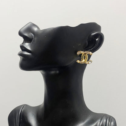 Pendientes de perlas y diamantes de moda