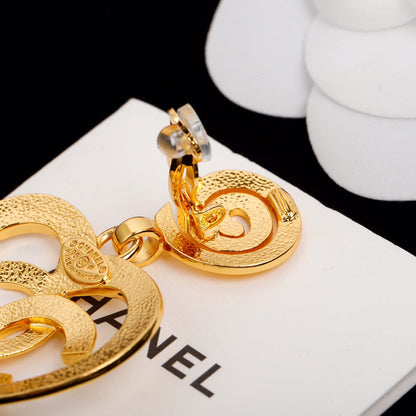 Boucle d'oreille rétro en forme de cœur