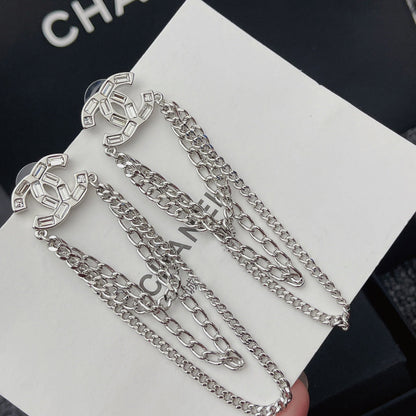 Boucles d'oreilles pendantes chaîne et diamants de cristal