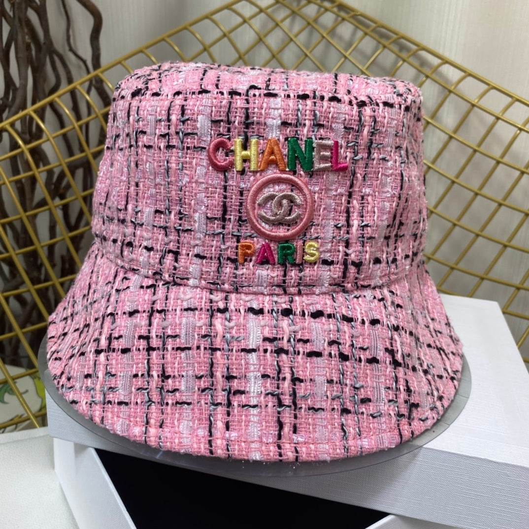 Sombrero de cubo bordado colorido de moda