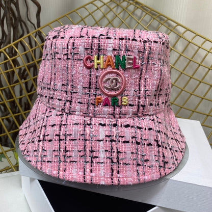 Sombrero de cubo bordado colorido de moda