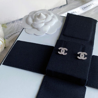 Pendientes brillantes para combinar con todo