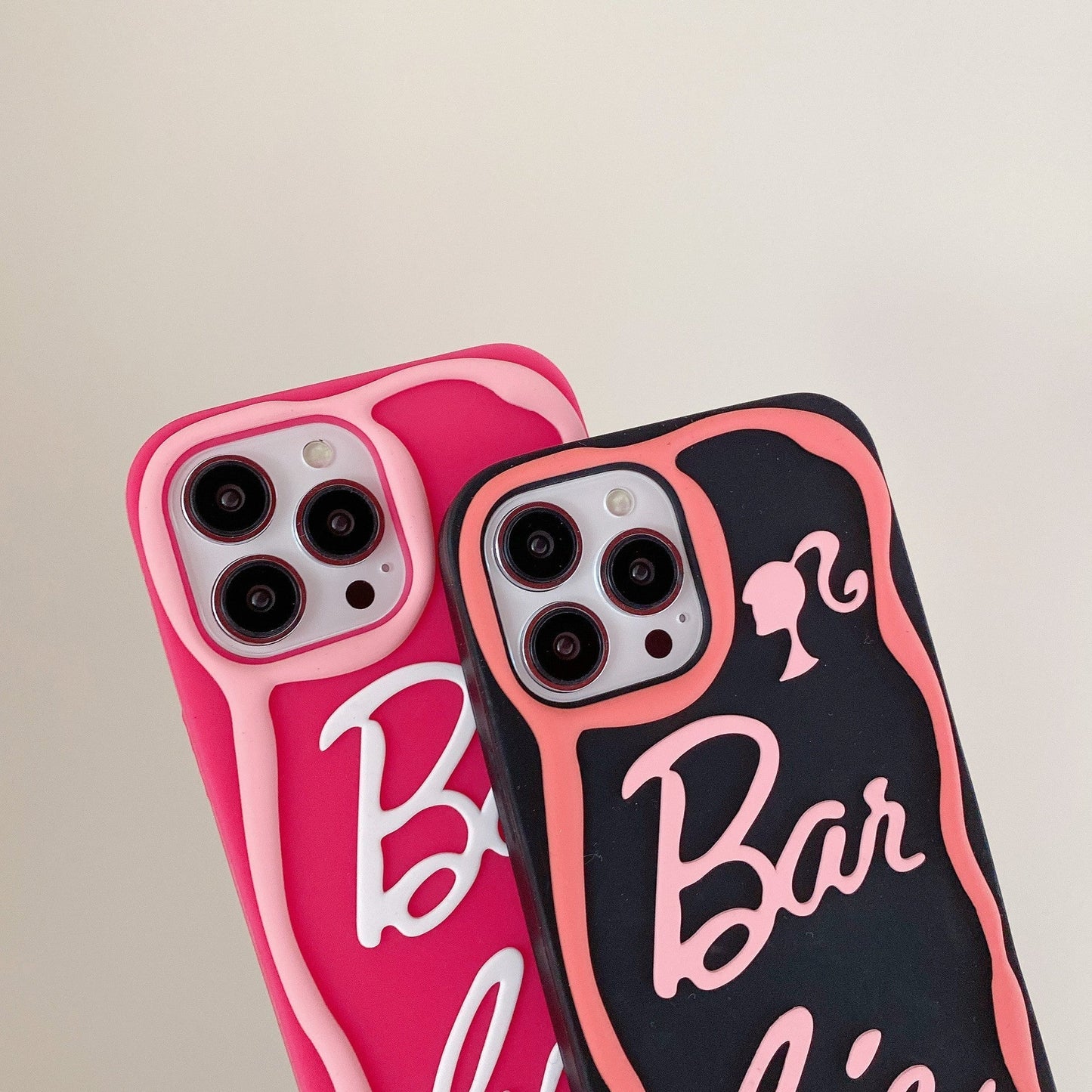 Funda de silicona con letras rosas de dibujos animados