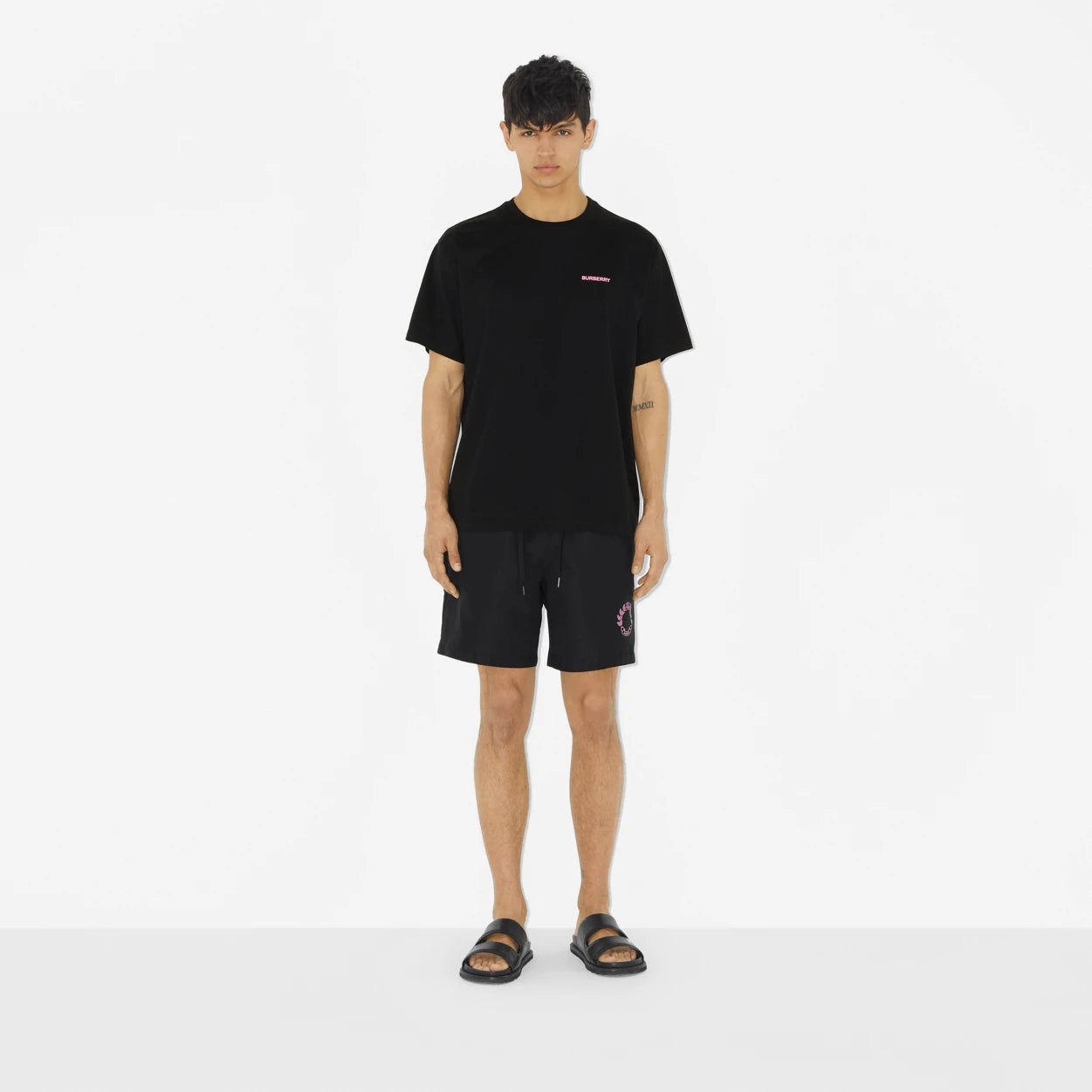 Camiseta de algodón con escudo de hoja de roble