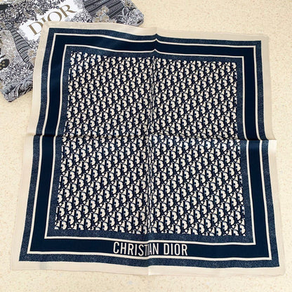Pañuelo de seda cuadrado de moda retro en relieve