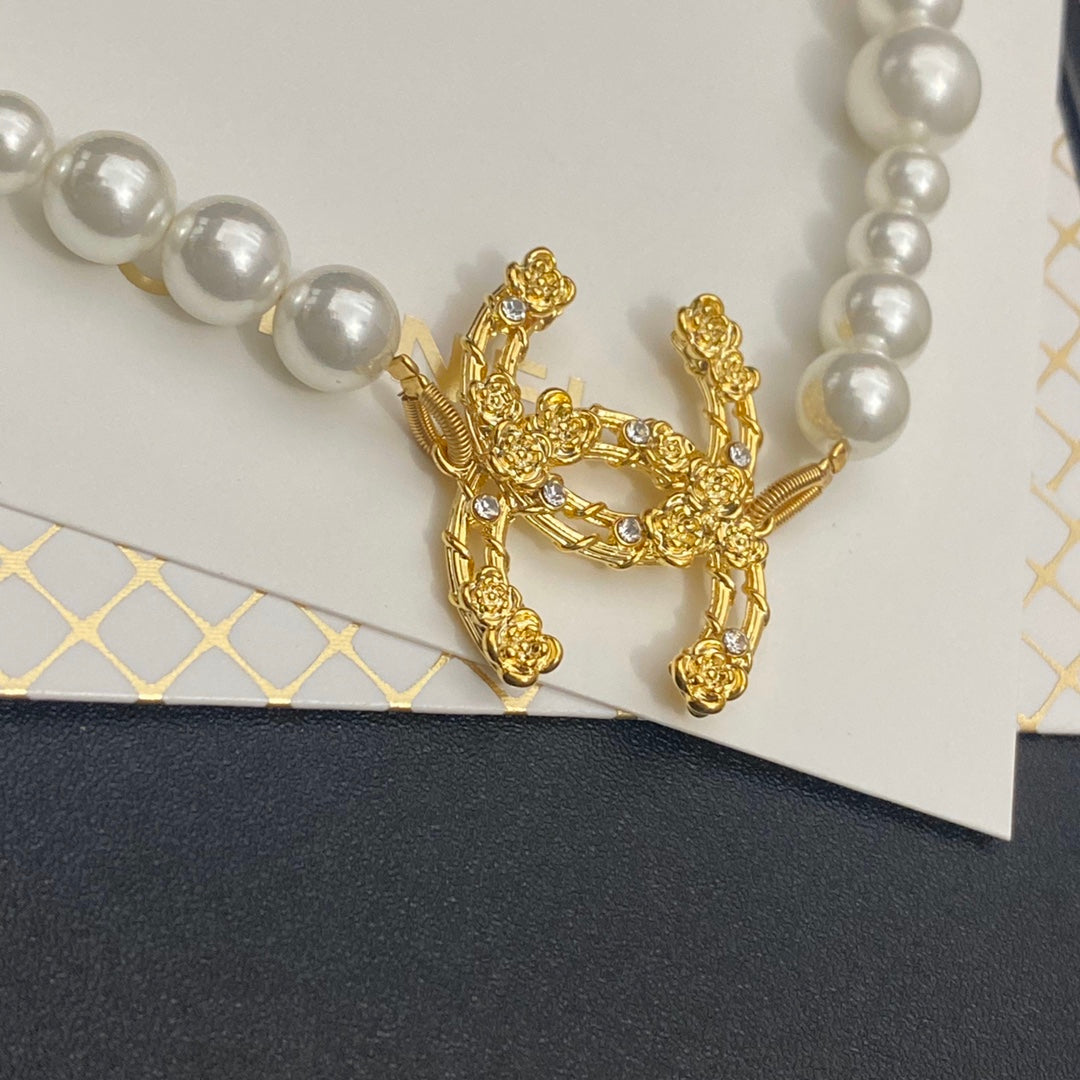 Collar de Clavícula con Perlas Irregulares