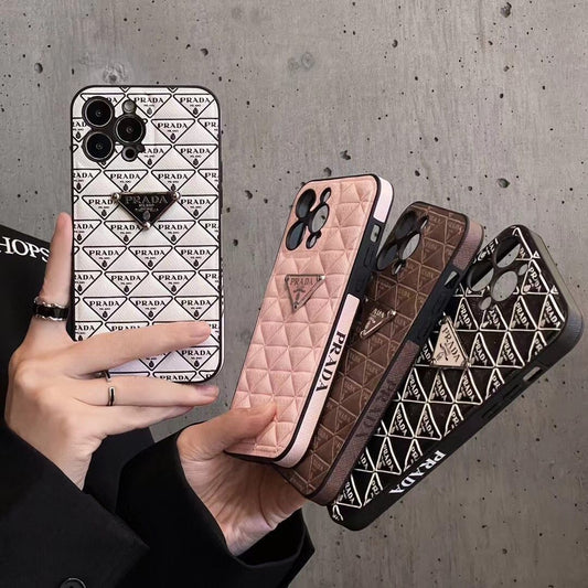 Étui en cuir à motif triangle complet