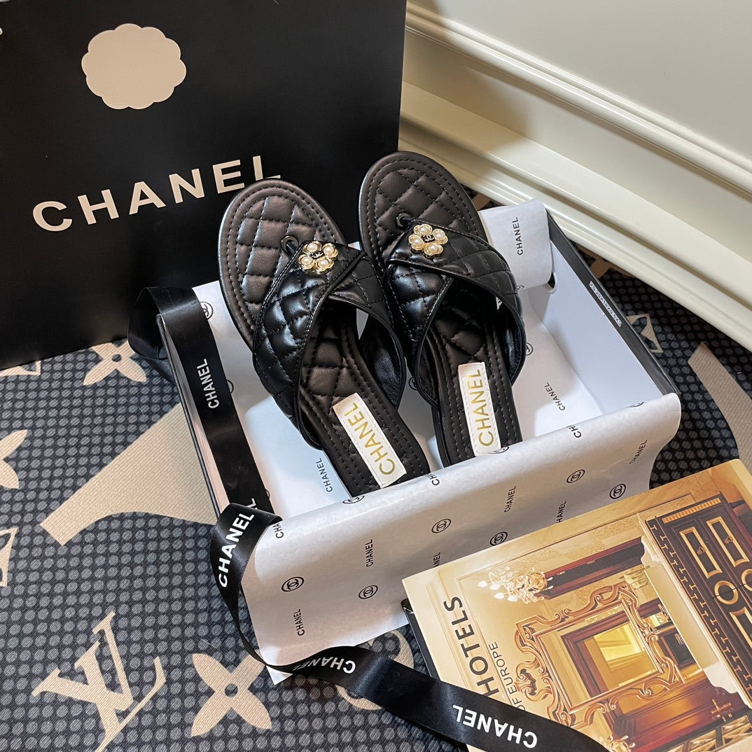Chanclas de lazo con perlas
