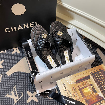 Chanclas de lazo con perlas