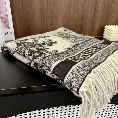 Chal Clásico Bordado en Relieve