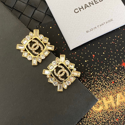 Boucles d'oreilles carrées élégantes en cristal