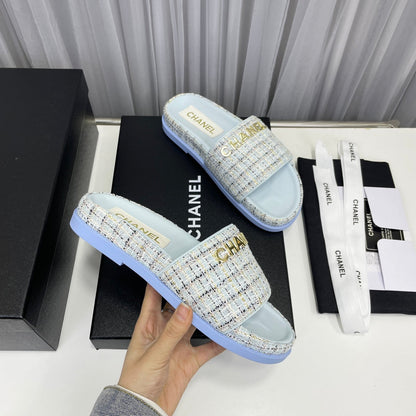 Sandalias planas clásicas de moda