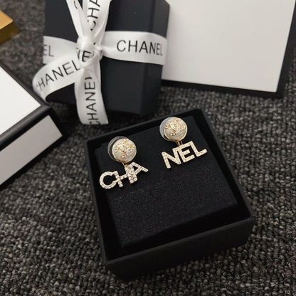 Boucles d'oreilles clous dorées Pearly Whi