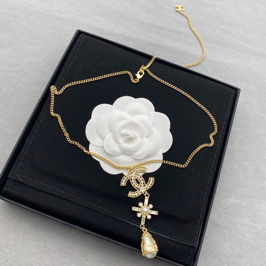 Collier de perles commémoratif en vedette